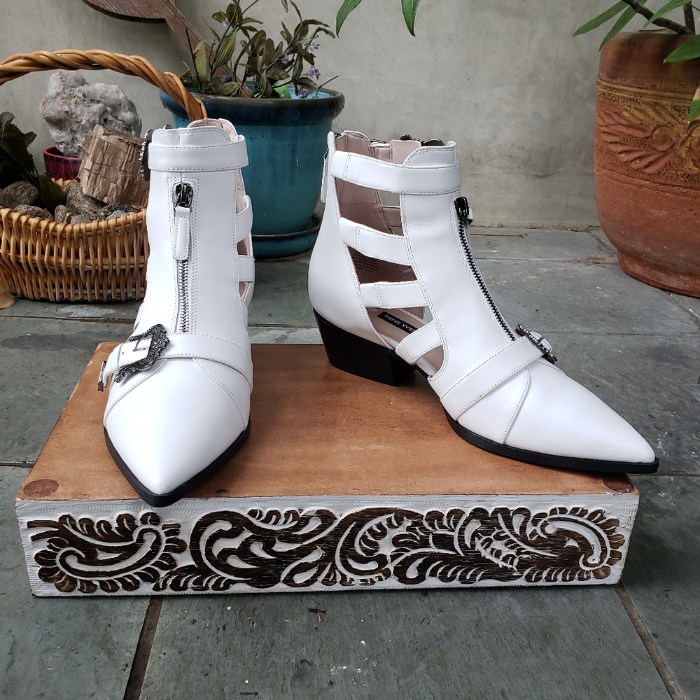Fabulous Western Inspired Nine West Booties - Picture 7 of 8